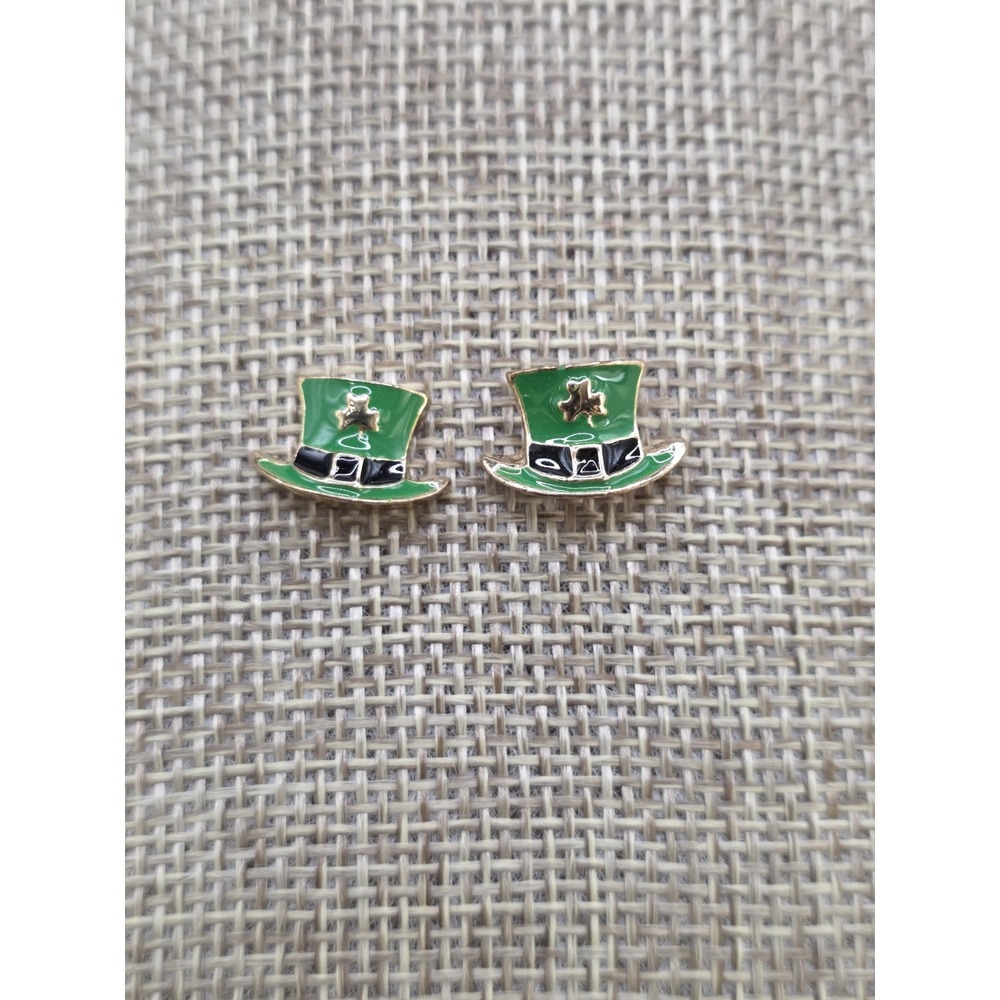 St Patricks Day Green Leprechaun Hat Stud Earrings Clover 🍀 Accent